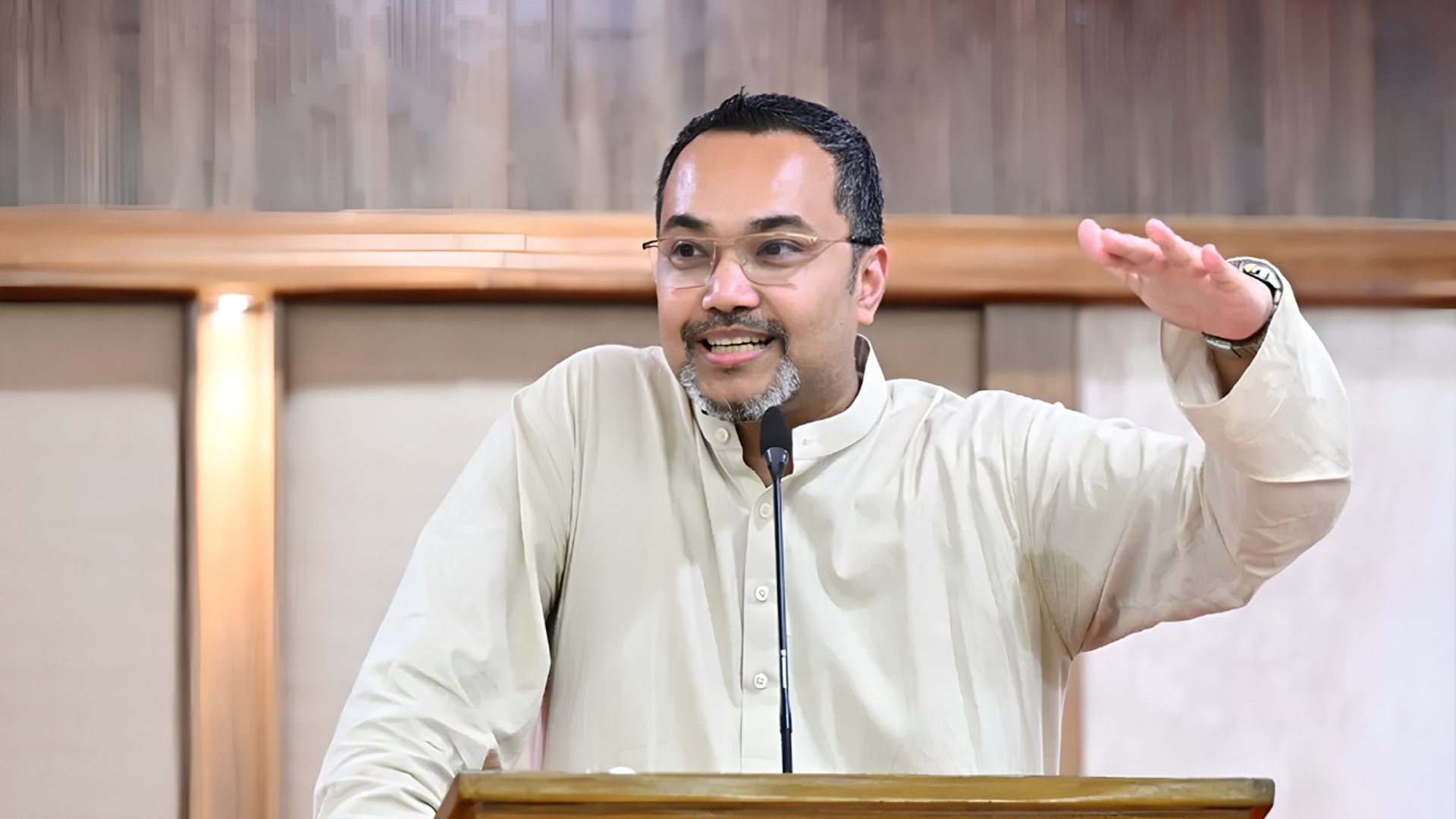 ২০২৮ শিক্ষাবর্ষে কারিকুলামে ব্যাপক সংস্কার, যুক্ত হচ্ছে এআই ও চতুর্থ শিল্পবিপ্লবের শিক্ষা: মাহদী আমিন